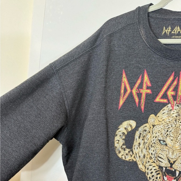 Def Leppard Gray‎ Crewneck Sweatshirt XXL Pull Over Rock of Ages 1983-Unisex - Picture 8 of 15